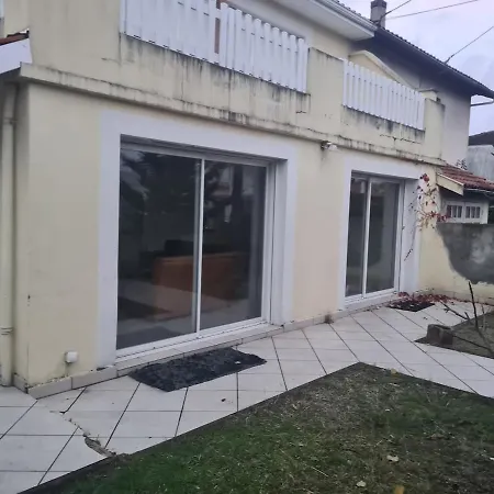 Large House Near Airport Willa *