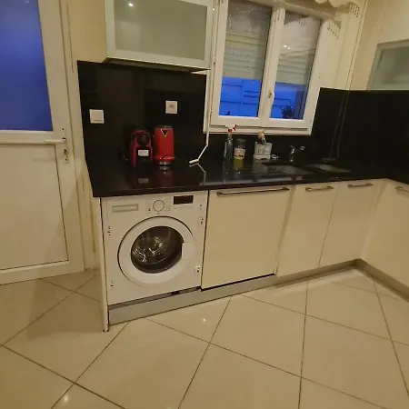 Large House Near Airport Willa *