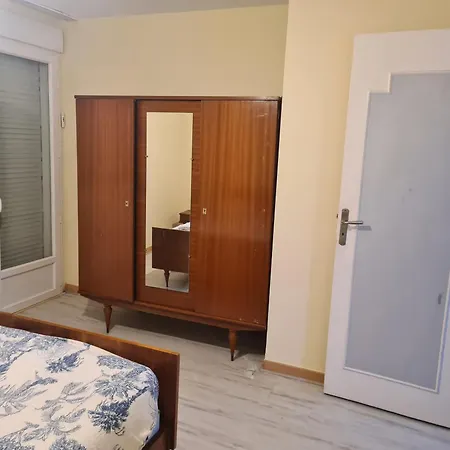 Willa Large House Near Airport *