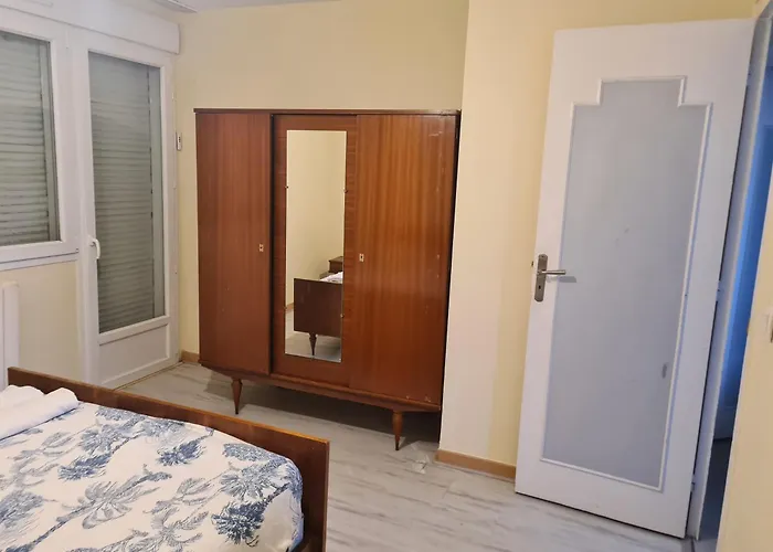 Willa Large House Near Airport *