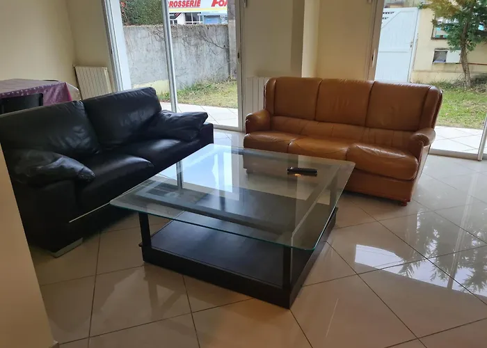 Willa Large House Near Airport Mérignac